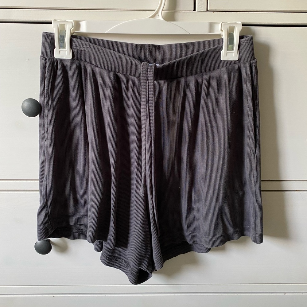 Sweet Romeo ribbed grey lounge shorts